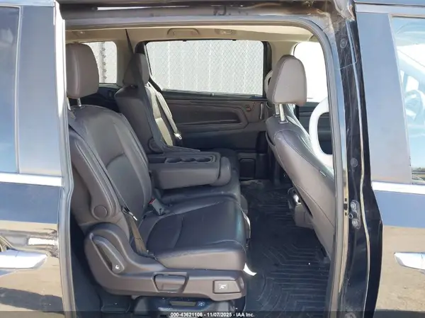 5FNRL6H79JB108560 2018 HONDA ODYSSEY - Image 8