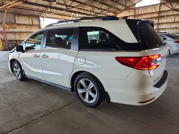 5FNRL6H79JB111748 2018 HONDA ODYSSEY - Image 2