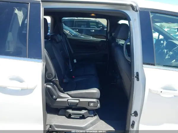 5FNRL6H79PB001842 2023 HONDA ODYSSEY - Image 8