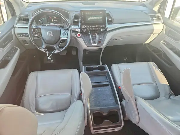 5FNRL6H7XJB003882 2018 HONDA ODYSSEY - Image 8