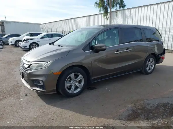5FNRL6H7XJB009648 2018 HONDA ODYSSEY - Image 2