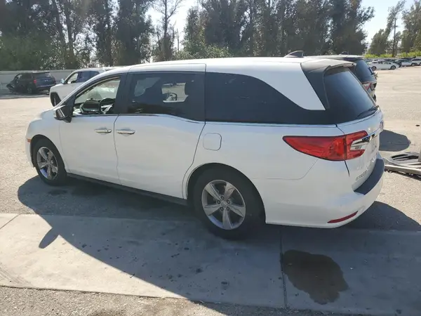 5FNRL6H7XJB010976 2018 HONDA ODYSSEY - Image 2