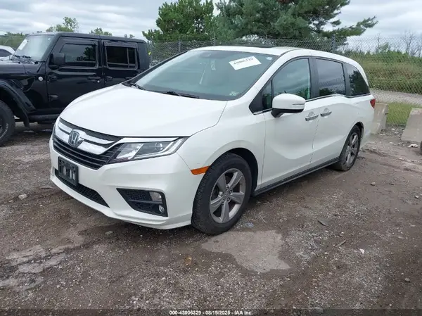 5FNRL6H7XJB011013 2018 HONDA ODYSSEY - Image 2