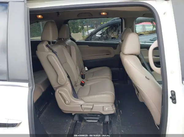 5FNRL6H7XJB011013 2018 HONDA ODYSSEY - Image 8