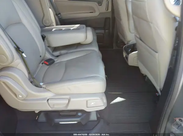 5FNRL6H7XJB024957 2018 HONDA ODYSSEY - Image 8