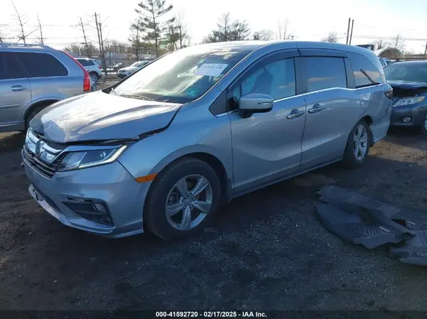 5FNRL6H7XJB045579 2018 HONDA ODYSSEY - Image 2