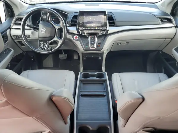 5FNRL6H7XJB050815 2018 HONDA ODYSSEY - Image 8