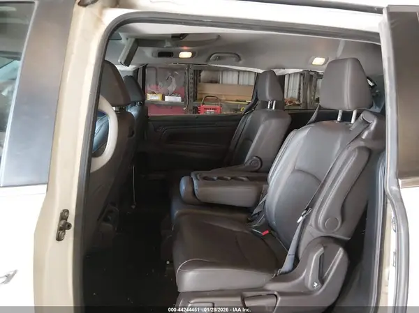 5FNRL6H7XJB063256 2018 HONDA ODYSSEY - Image 8