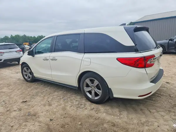 5FNRL6H7XJB085015 2018 HONDA ODYSSEY - Image 2