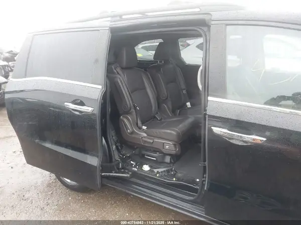 5FNRL6H7XJB090182 2018 HONDA ODYSSEY - Image 8