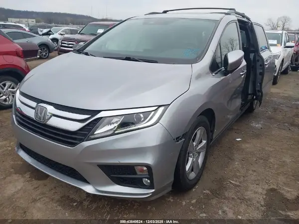 5FNRL6H7XJB092840 2018 HONDA ODYSSEY - Image 2