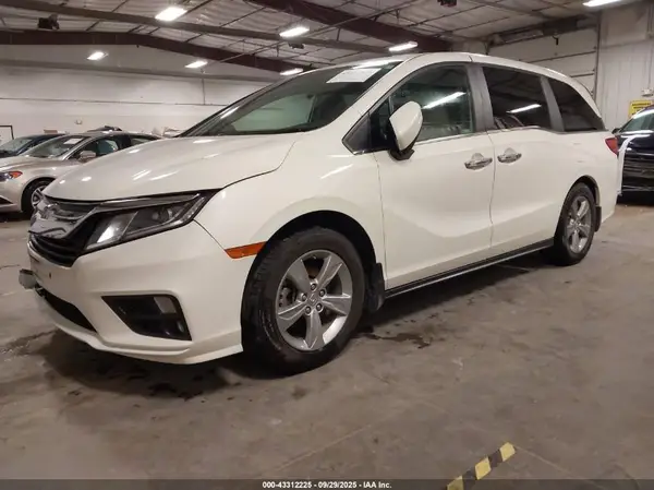 5FNRL6H7XJB096290 2018 HONDA ODYSSEY - Image 2