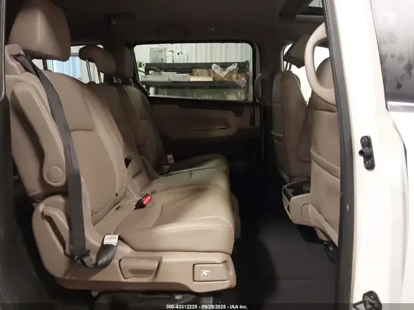5FNRL6H7XJB096290 2018 HONDA ODYSSEY - Image 8