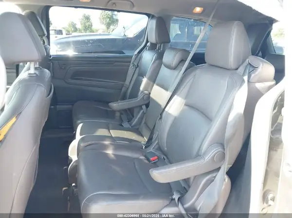5FNRL6H80JB010624 2018 HONDA ODYSSEY - Image 8