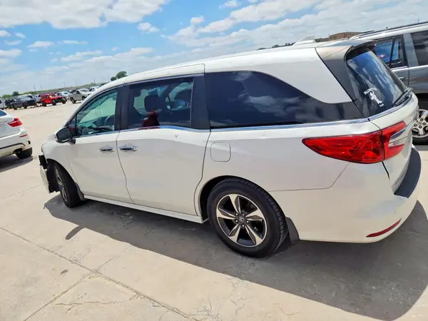 5FNRL6H80JB035989 2018 HONDA ODYSSEY - Image 2