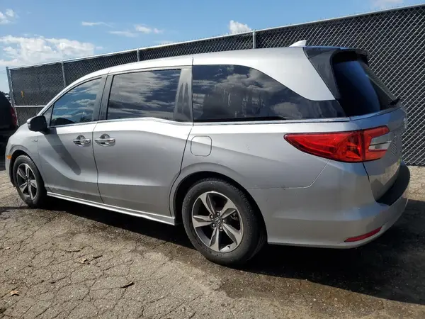 5FNRL6H80JB065008 2018 HONDA ODYSSEY - Image 2