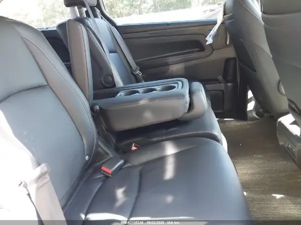 5FNRL6H80RB033266 2024 HONDA ODYSSEY - Image 8