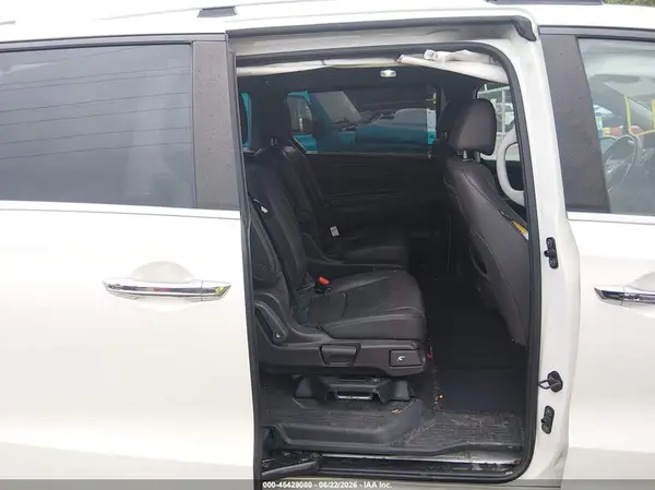 5FNRL6H81JB001012 2018 HONDA ODYSSEY - Image 8