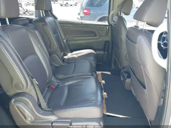 5FNRL6H81JB022975 2018 HONDA ODYSSEY - Image 8