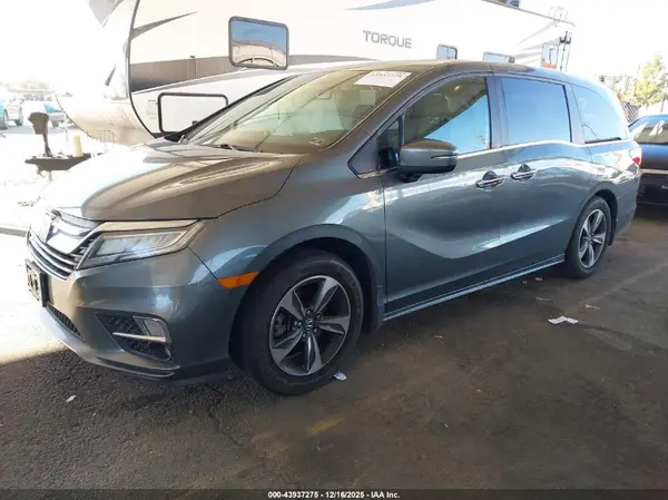 5FNRL6H81JB026704 2018 HONDA ODYSSEY - Image 2