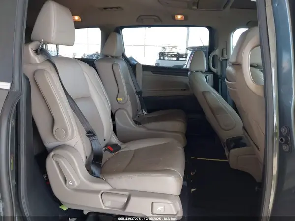 5FNRL6H81JB026704 2018 HONDA ODYSSEY - Image 8