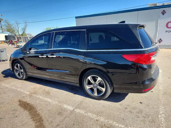 5FNRL6H81JB028856 2018 HONDA ODYSSEY - Image 2