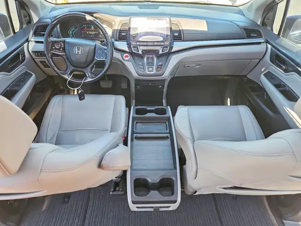 5FNRL6H81JB028856 2018 HONDA ODYSSEY - Image 8