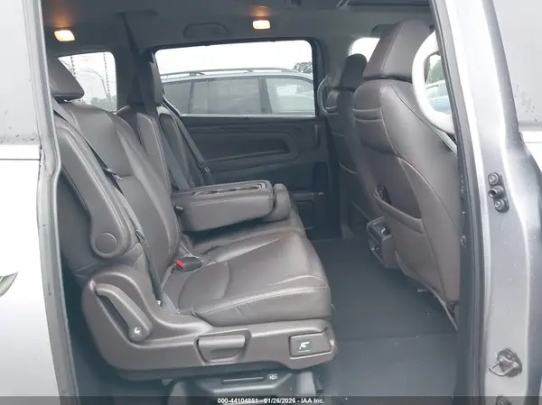 5FNRL6H81JB066846 2018 HONDA ODYSSEY - Image 8
