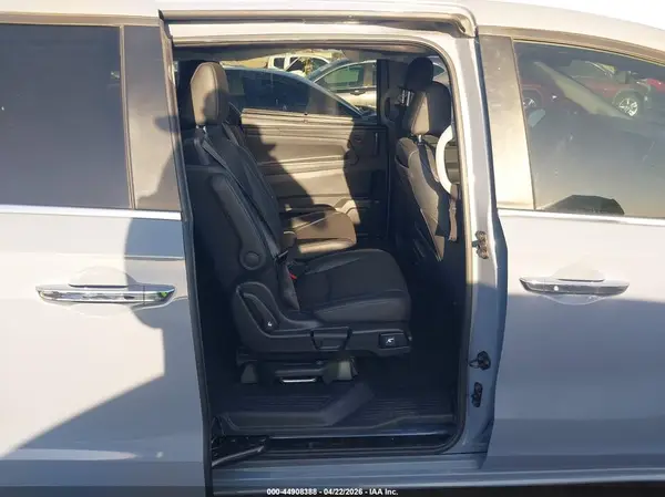 5FNRL6H81RB070696 2024 HONDA ODYSSEY - Image 8