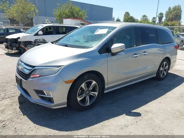 5FNRL6H82JB042507 2018 HONDA ODYSSEY - Image 2