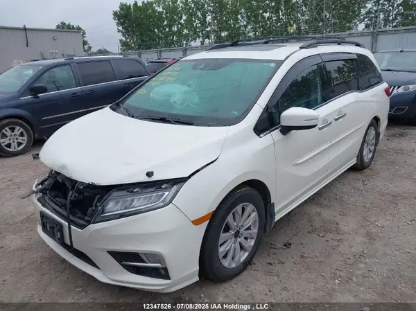 5FNRL6H82JB502944 2018 HONDA ODYSSEY - Image 2