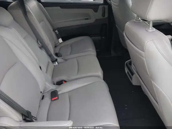 5FNRL6H82PB049238 2023 HONDA ODYSSEY - Image 8