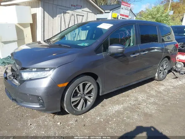 5FNRL6H82RB002715 2024 HONDA ODYSSEY - Image 2
