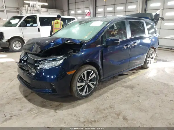 5FNRL6H82RB066026 2024 HONDA ODYSSEY - Image 2