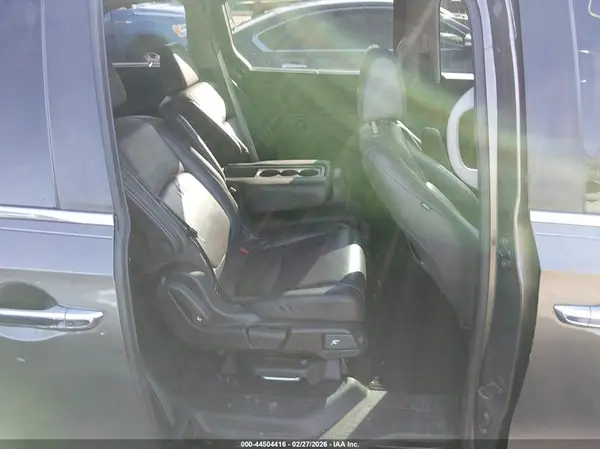5FNRL6H83JB005949 2018 HONDA ODYSSEY - Image 8