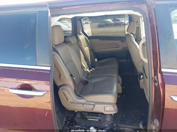 5FNRL6H83JB010245 2018 HONDA ODYSSEY - Image 8