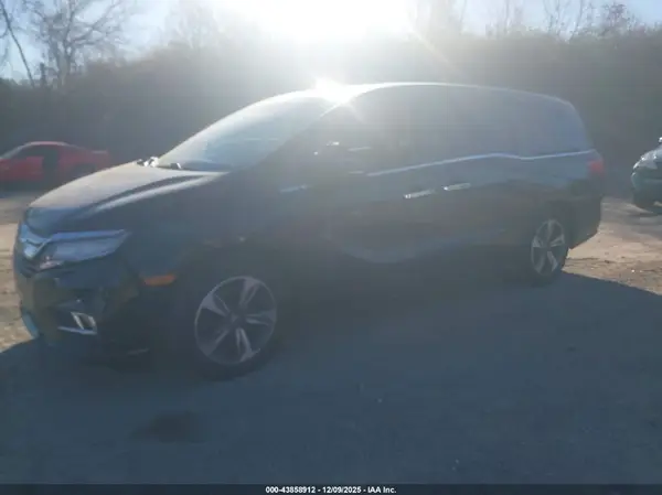 5FNRL6H83JB012402 2018 HONDA ODYSSEY - Image 2