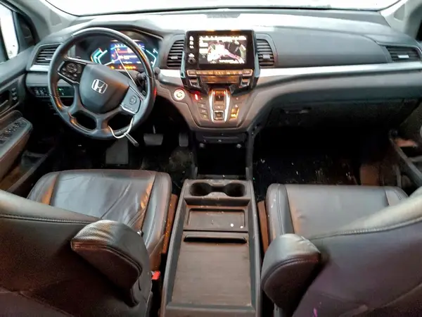5FNRL6H83JB028048 2018 HONDA ODYSSEY - Image 8