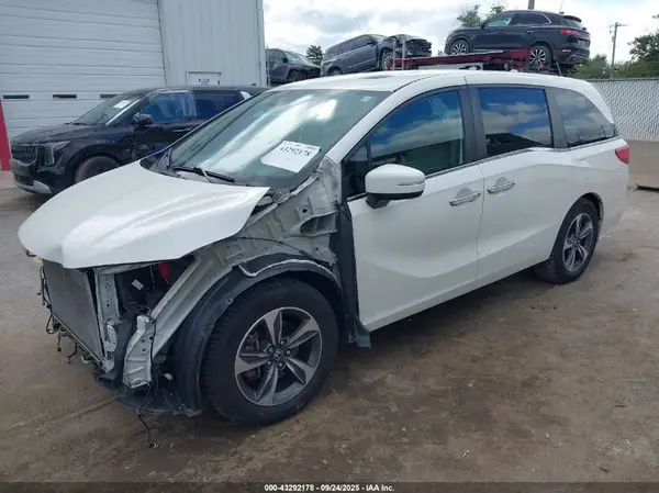 5FNRL6H83JB034562 2018 HONDA ODYSSEY - Image 2