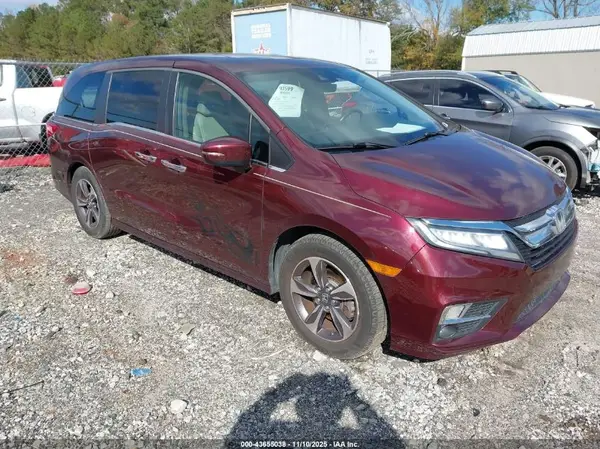 5FNRL6H83JB037607 2018 HONDA ODYSSEY - Image 1