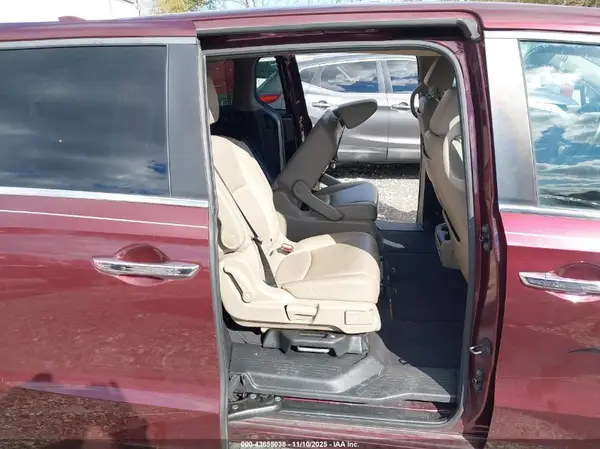 5FNRL6H83JB037607 2018 HONDA ODYSSEY - Image 8