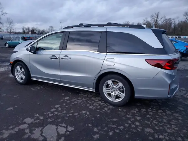 5FNRL6H83SB010666 2025 HONDA ODYSSEY - Image 2