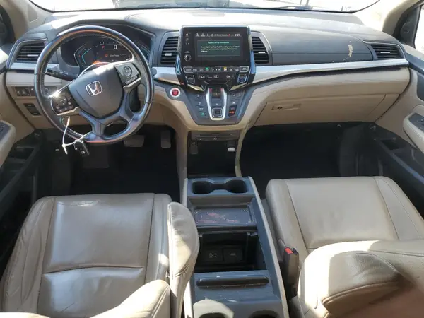 5FNRL6H84JB013851 2018 HONDA ODYSSEY - Image 8
