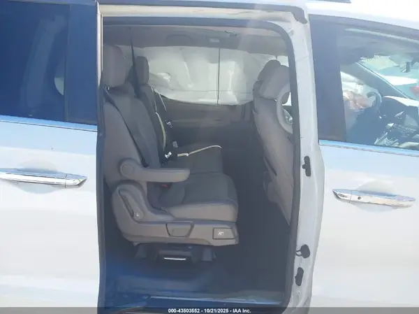 5FNRL6H84JB027099 2018 HONDA ODYSSEY - Image 8