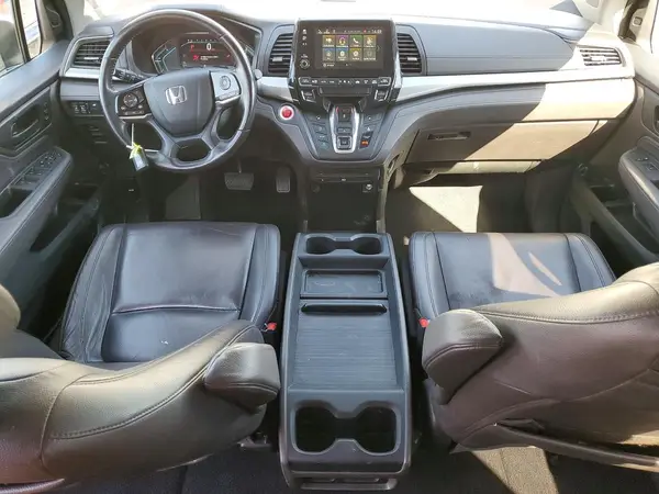 5FNRL6H84JB028074 2018 HONDA ODYSSEY - Image 8
