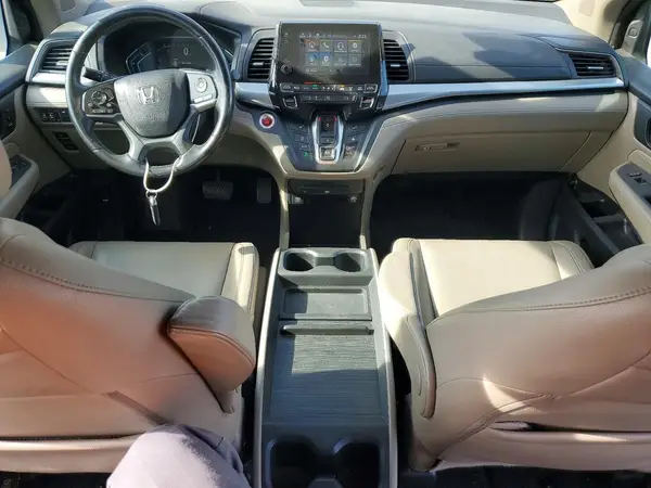 5FNRL6H84JB063181 2018 HONDA ODYSSEY - Image 8