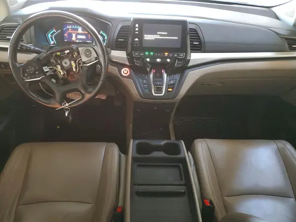 5FNRL6H85JB004849 2018 HONDA ODYSSEY - Image 8