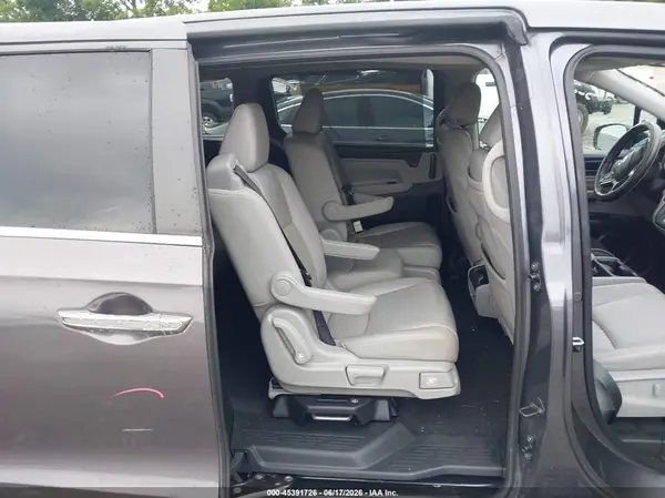 5FNRL6H85JB010019 2018 HONDA ODYSSEY - Image 8