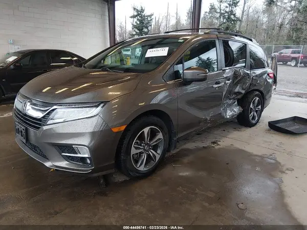 5FNRL6H85JB010540 2018 HONDA ODYSSEY - Image 2