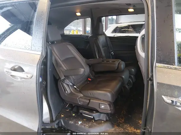 5FNRL6H85JB010540 2018 HONDA ODYSSEY - Image 8